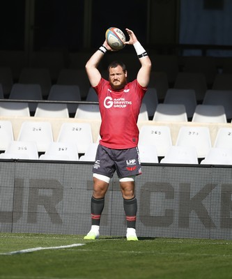 251025 - Hollywoodbets Sharks v Scarlets - United Rugby Championship - Marnus van der Merwe of the Scarlets