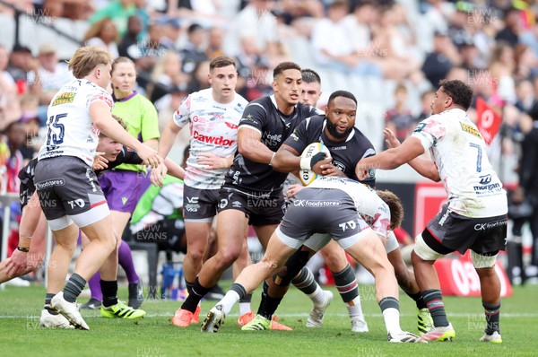 251025 - Hollywoodbets Sharks v Scarlets - United Rugby Championship - Lukhanyo Am of the Hollywoodbets Sharks