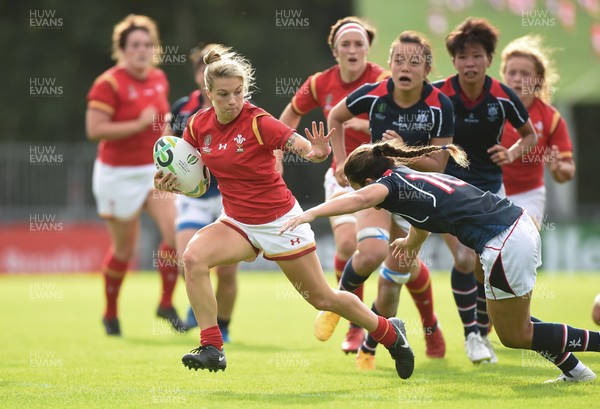 Hong Kong v Wales - 2017 Women's Rugby World Cup Pool A - Keira Bevan of Wales in action against Rose Hopewell-Fong of Hong Kong