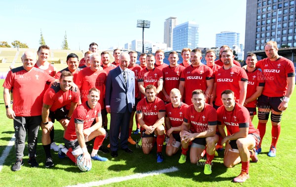 231019 - Wales Rugby Training - HRH Prince of Wales meets the Wales Rugby Squad during Wales training