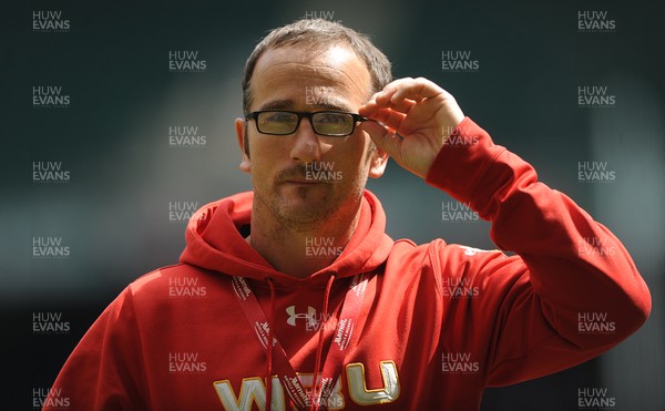 120512 - HSBC Sevens World Series London - Wales v Spain -Wales head coach Paul John