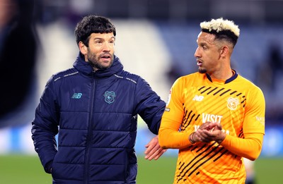 140426 - Huddersfield Town v Cardiff City - Sky Bet League 1 - Callum Robinson of Cardiff and Manager Brian Barry-Murphy of Cardiff