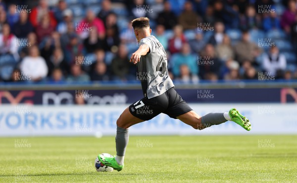170922 - Huddersfield Town v Cardiff City - Sky Bet Championship - Callum Robinson of Cardiff takes a penalty in the 1st half