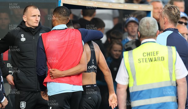 170922 - Huddersfield Town v Cardiff City - Sky Bet Championship - Callum Robinson of Cardiff, who missed the equalising penalty, is comforted by Curtis Nelson of Cardiff at the end of the match 