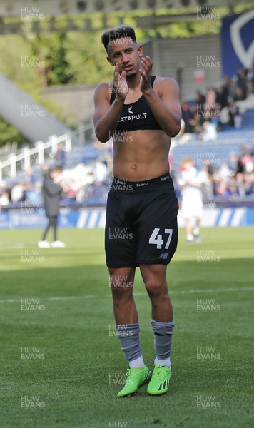 170922 - Huddersfield Town v Cardiff City - Sky Bet Championship - Callum Robinson of Cardiff, who missed the equalising penalty, applauds the fans at the end of the match