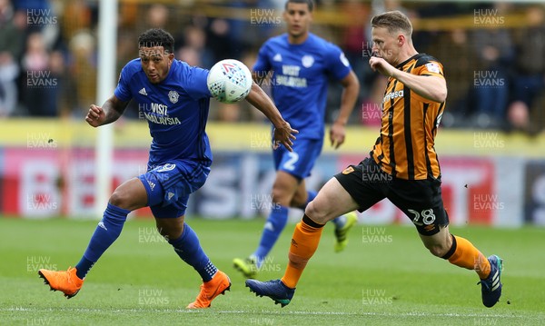 280418 - Hull City v Cardiff City - SkyBet Championship - Nathaniel Mendez-Laing of Cardiff City is challenged by Stephen Kingsley of Hull