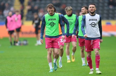 100224 - Hull City v Swansea City - Sky Bet Championship - Team warming up