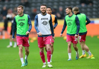 100224 - Hull City v Swansea City - Sky Bet Championship - Team warming up