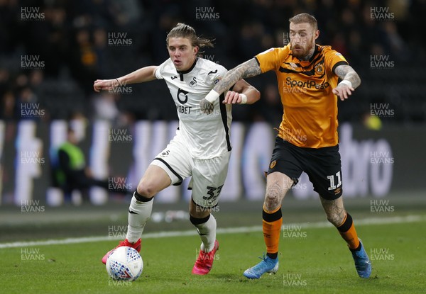 140220 - Hull City v Swansea City - Sky Bet Championship -  Conor Gallagher of Swansea and Marcus Maddison of Hull 