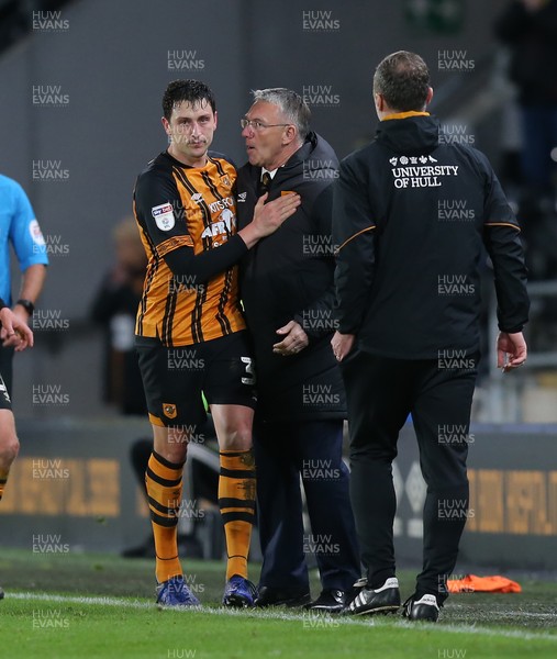 221218 - Hull City v Swansea City - Sky Bet Championship -Tommy Elphick of Hull City celebrates with Manager Nigel Adkins 
