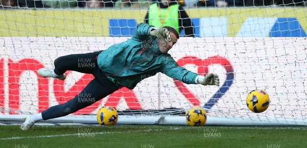 240126 - Hull City v Swansea City - Sky Bet Championship - Goalkeeper Paul Farman of Swansea