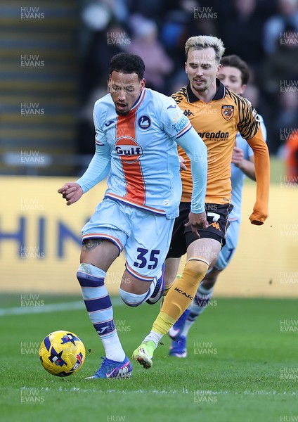 240126 - Hull City v Swansea City - Sky Bet Championship - Ronald of Swansea and Liam Millar of Hull AFC