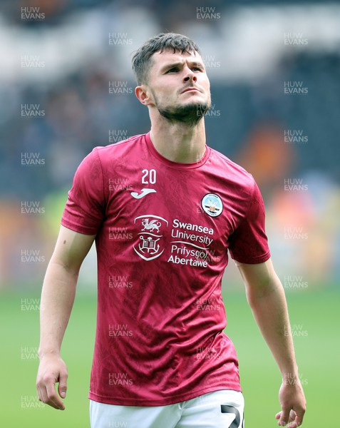 290423 - Hull City v Swansea City - Sky Bet Championship - Warm up before the match Liam Cullen  of Swansea