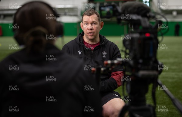 080424 - Wales Women Media Session - Ioan Cunningham, Wales Women head coach,, speaks to the WRU media team during a training session ahead of Wales’ Women’s 6 Nations match against Ireland