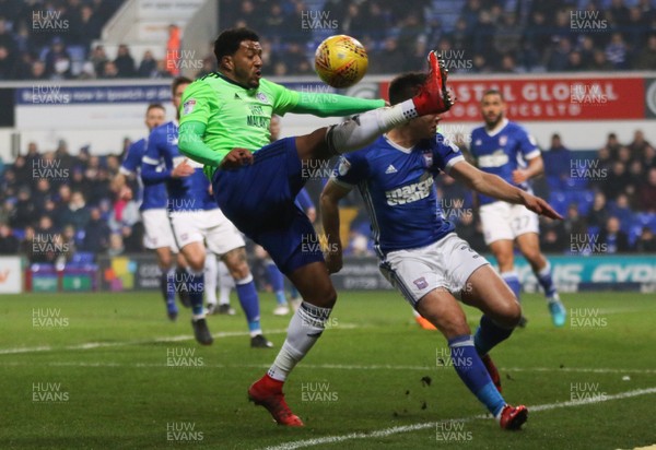 210218 - Ipswich Town v Cardiff City, Sky Bet Championship - Nathaniel Mendez Laing of Cardiff City looks to win the ball from Jonas Knudsen of Ipswich Town