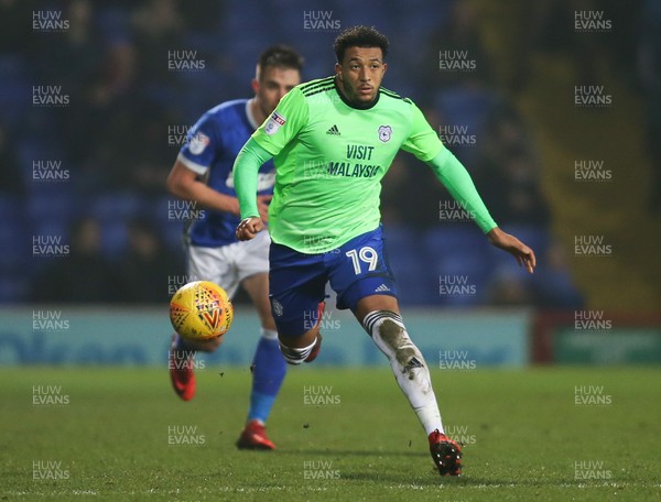 210218 - Ipswich Town v Cardiff City, Sky Bet Championship - Nathaniel Mendez Laing of Cardiff City breaks away