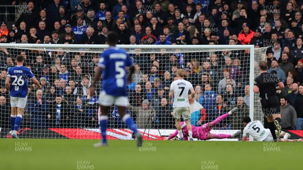 280226 - Ipswich Town v Swansea City - Sky Bet Championship - George Hirst of Ipswich Town scoring Ipswich Town 3rd goal past Lawrence Vigouroux of Swansea City 
