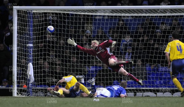 13.12.08 - Championship Football Ipswich Town v Cardiff City  Cardiff City's Peter Enckelman (3rd R) fails to keep out Jonathan Stead's header as he pulls one back for Ipswich (1-2)  