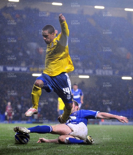 13.12.08 - Championship Football Ipswich Town v Cardiff City  Ipswich Town's David Norris (R) tackles Cardiff City's Wayne Routledge  