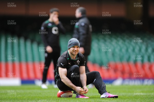 010213 - Ireland Rugby Captains Run -Gordon D'Arcy during training