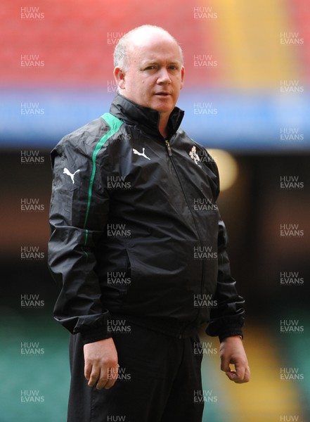 010213 - Ireland Rugby Captains Run -Ireland coach Declan Kidney during training