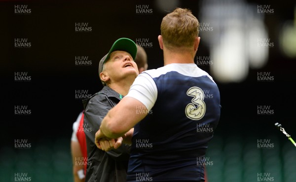 070815 - Ireland Rugby Training -Joe Schmidt looks to the roof during training