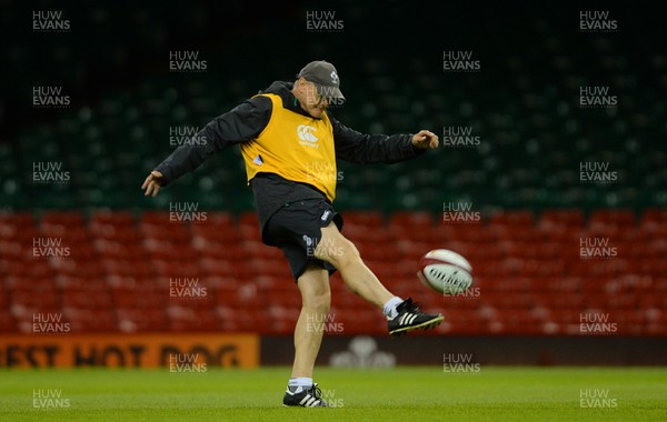 070815 - Ireland Rugby Training -Joe Schmidt during training