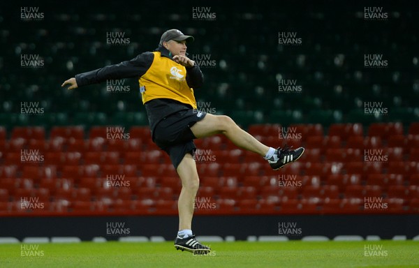 070815 - Ireland Rugby Training -Joe Schmidt during training