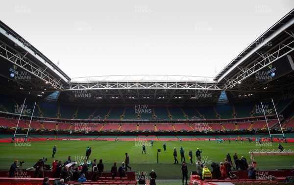 150319 - Ireland Rugby Captains Run, Principality Stadium - Irish players take to the pitch for a training session under an open roof at the Principality Stadium ahead of the Six Nations match against Wales tomorrow