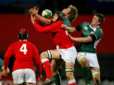 26.03.08 - Ireland v Wales - Under 18 Six Nations 2008 - Ireland's Dominic Ryan and Brian Hayes with Morgan Allen of Wales 