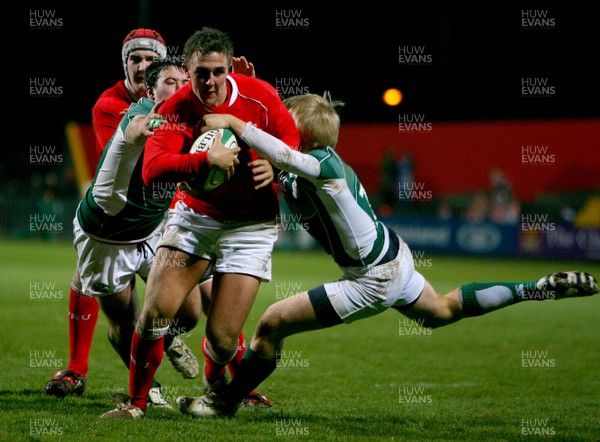 26.03.08 - Ireland v Wales - Under 18 Six Nations 2008 - Ireland's Denis Buckley and Luke Marshall tackles Ashley Beck of Wales 