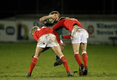 07.03.08 - Ireland Under 20 v Wales Under 20 - Under 20 Six Nations - Ireland's Conor Cleary with Gareth Owen and Nathan Rees of Wales 