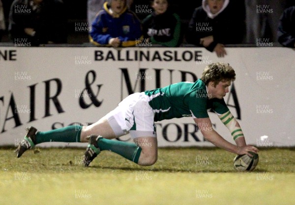 Under 20 Six Nations Championship 12/3/2010 Ireland U20s vs Wales U20s Ireland's Niall Annett scores the opening try  