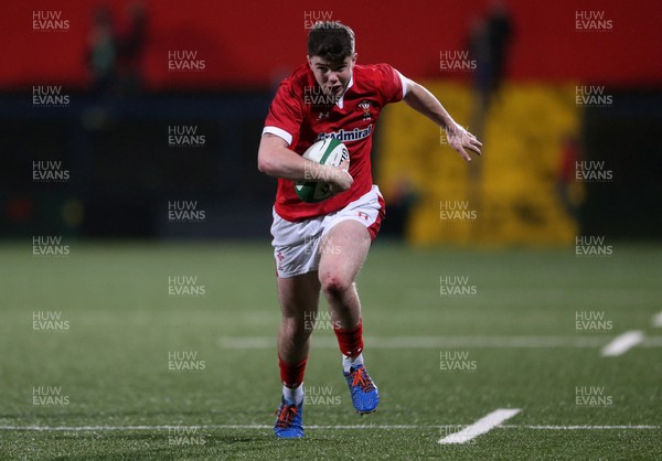 070220 - Ireland U20s v Wales U20s - U20s 6 Nations Championship - Osian Knott of Wales runs in to score a try