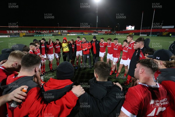 070220 - Ireland U20s v Wales U20s - U20s 6 Nations Championship - Wales Head Coach Gareth Williams talks to the team post match