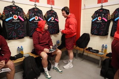070326 - Ireland U20s v Wales U20s - U20s Six Nations Championship - Wales arrive in the dressing room