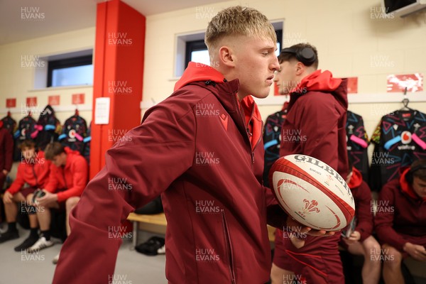 070326 - Ireland U20s v Wales U20s - U20s Six Nations Championship - Wales arrive in the dressing room