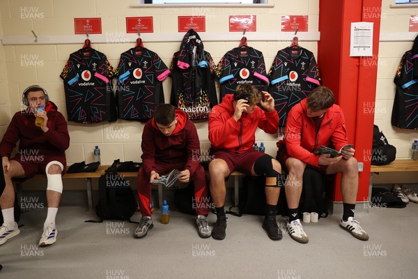 070326 - Ireland U20s v Wales U20s - U20s Six Nations Championship - Wales arrive in the dressing room