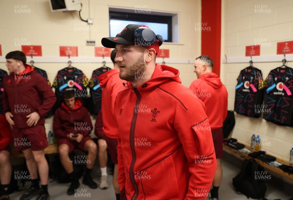 070326 - Ireland U20s v Wales U20s - U20s Six Nations Championship - Wales arrive in the dressing room