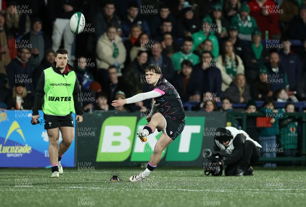 070326 - Ireland U20s v Wales U20s - U20s Six Nations Championship - Carwyn Leggatt-Jones of Wales kicks the conversion