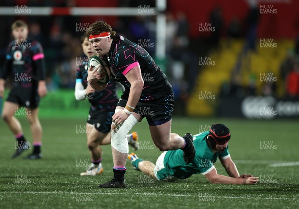 070326 - Ireland U20s v Wales U20s - U20s Six Nations Championship - Yestyn Cook of Wales makes a break
