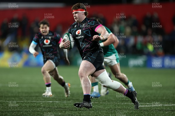 070326 - Ireland U20s v Wales U20s - U20s Six Nations Championship - Yestyn Cook of Wales makes a break