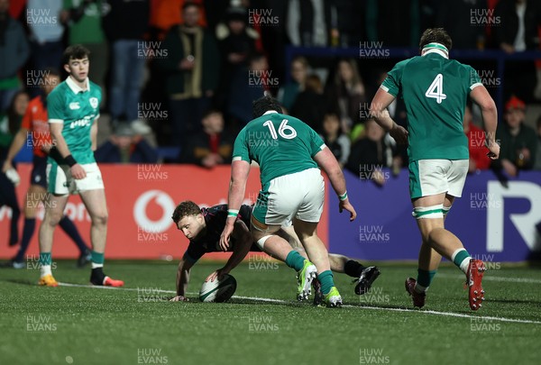 070326 - Ireland U20s v Wales U20s - U20s Six Nations Championship - Tom Bowen of Wales scores a try