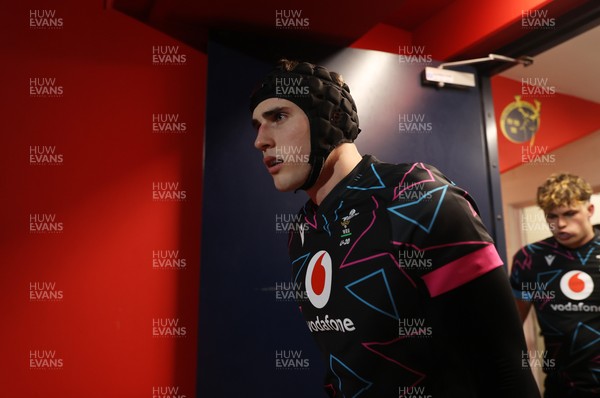 070326 - Ireland U20s v Wales U20s - U20s Six Nations Championship - Osian Darwin-Lewis of Wales 