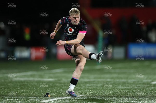 070326 - Ireland U20s v Wales U20s - U20s Six Nations Championship - Lloyd Lucas of Wales 