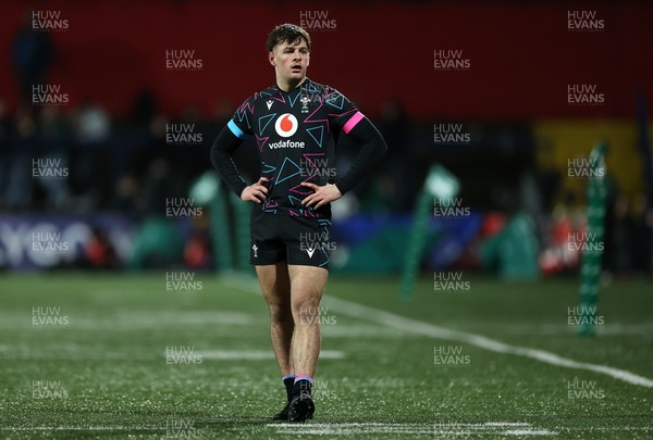 070326 - Ireland U20s v Wales U20s - U20s Six Nations Championship - Sion Davies of Wales 