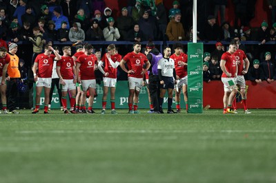 230224 - Ireland U20s v Wales U20s - U20s 6 Nations Championship - Dejected Wales in the second half