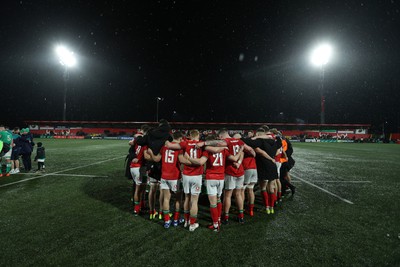 230224 - Ireland U20s v Wales U20s - U20s 6 Nations Championship - Wales team huddle