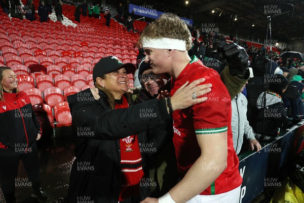 230224 - Ireland U20s v Wales U20s - U20s 6 Nations Championship - Will Plessis of Wales with family at full time