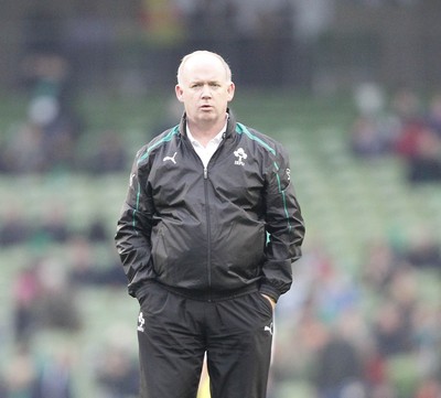 241112 Ireland v Argentina - Autumn Internationals 2012 - Irish coach Declan Kidney watches his team train before the game 